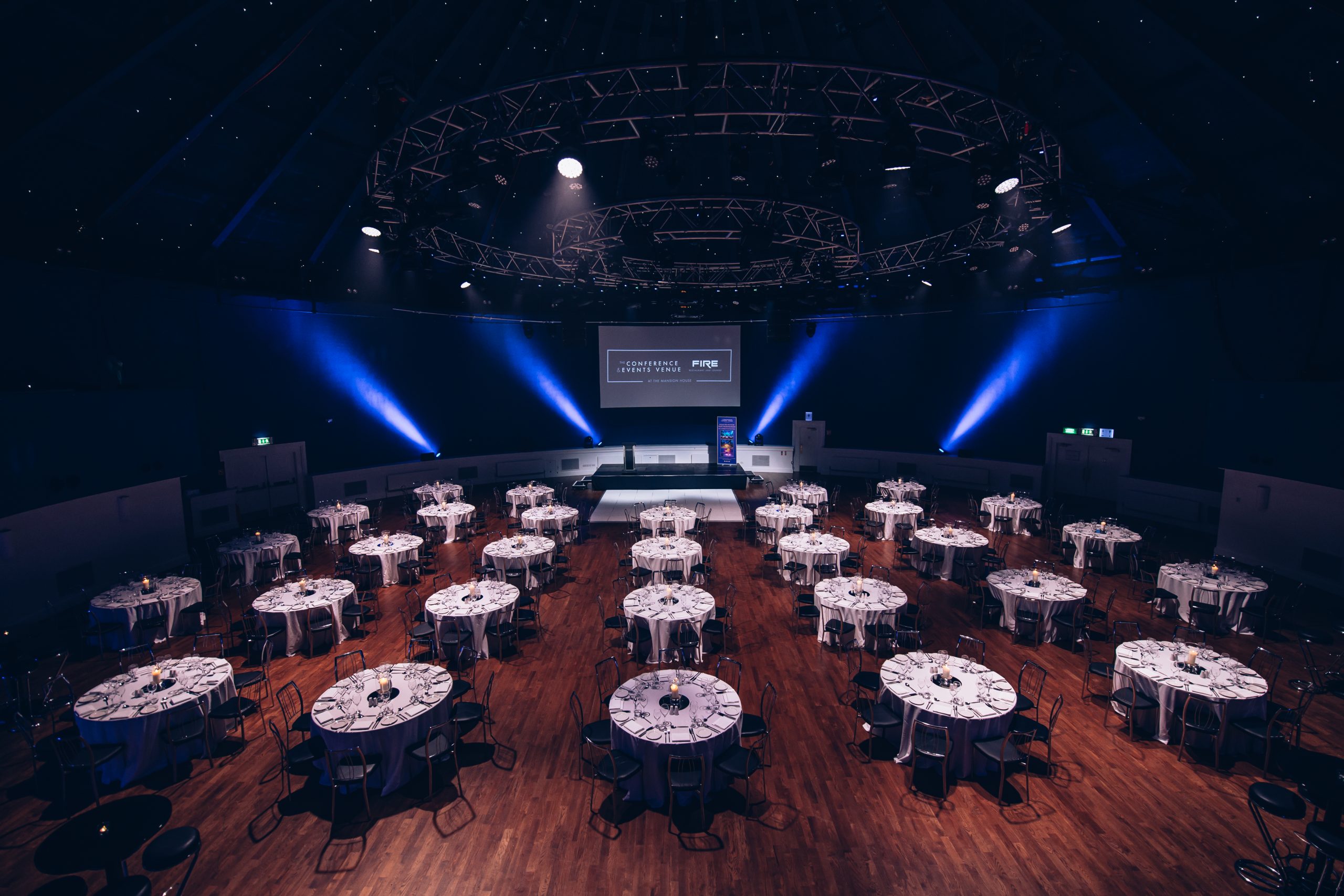 13.round_room_lights-95