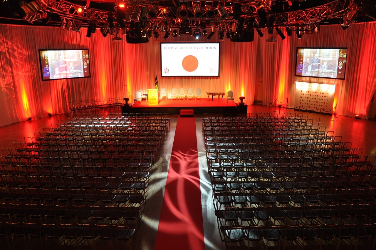 Mansion House 16ft x 9ft centre screen 02